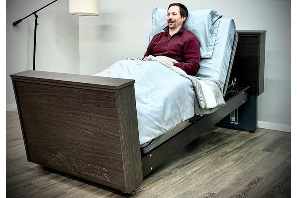 8 Considerations When Choosing a Hospital Bed for Home Care